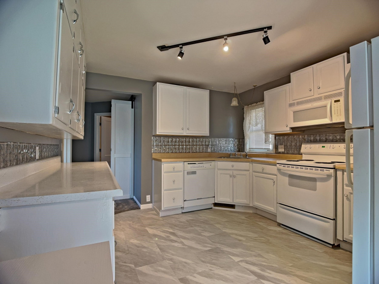 531 S 9th Street Geneva, Nebraska 68361, 2 Bedrooms Bedrooms, ,2 BathroomsBathrooms,Residential,For Sale,531 S 9th Street,20260541