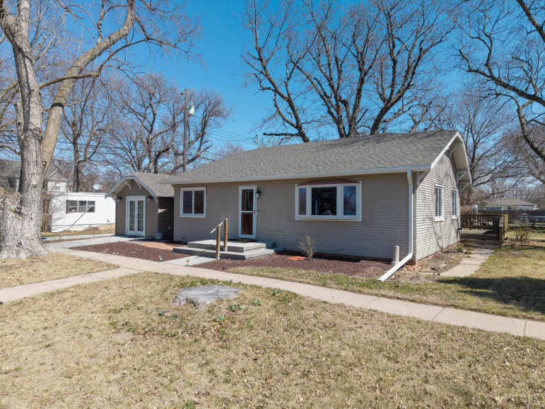 531 S 9th Street Geneva, Nebraska 68361, 2 Bedrooms Bedrooms, ,2 BathroomsBathrooms,Residential,For Sale,531 S 9th Street,20260541