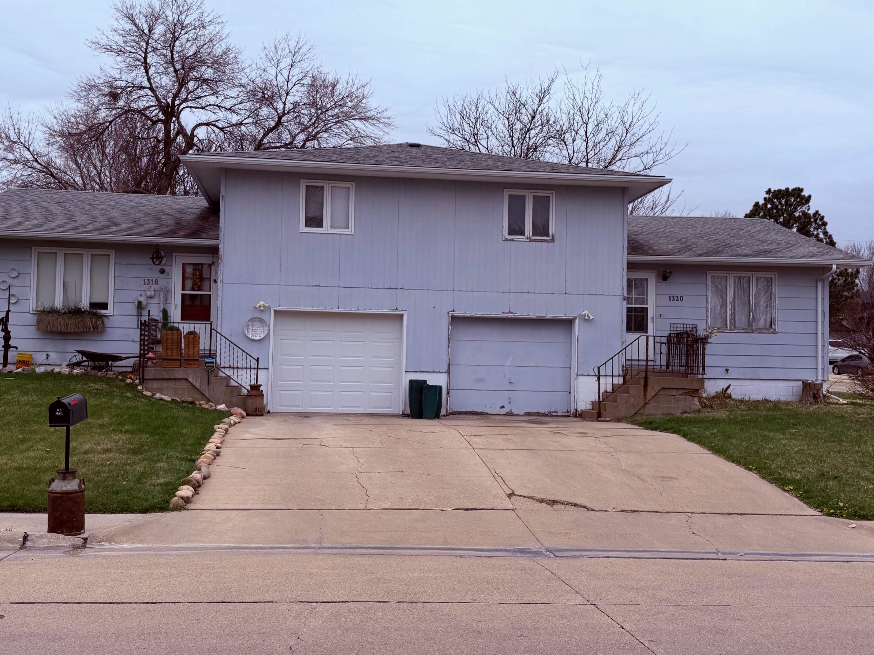 1318-1320 W 40th Street Kearney, Nebraska 68845, ,Multi-family,For Sale,1318-1320 W 40th Street,20260557