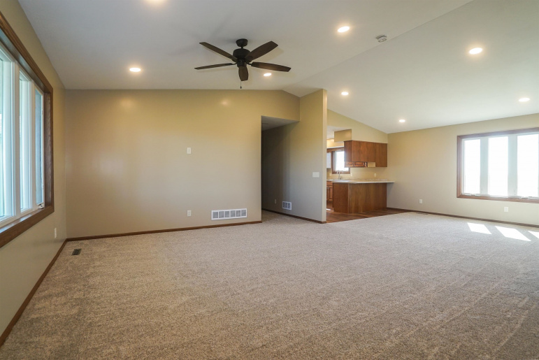 9460 S Liberty Avenue Roseland, Nebraska 68973, 4 Bedrooms Bedrooms, ,2 BathroomsBathrooms,Residential,For Sale,9460 S Liberty Avenue,20260554