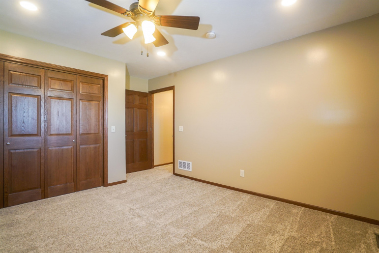 9460 S Liberty Avenue Roseland, Nebraska 68973, 4 Bedrooms Bedrooms, ,2 BathroomsBathrooms,Residential,For Sale,9460 S Liberty Avenue,20260554