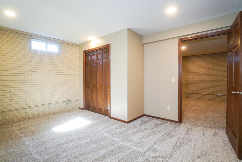 9460 S Liberty Avenue Roseland, Nebraska 68973, 4 Bedrooms Bedrooms, ,2 BathroomsBathrooms,Residential,For Sale,9460 S Liberty Avenue,20260554