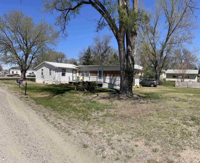 217 S Locust Street Brady, Nebraska 69123, 5 Bedrooms Bedrooms, ,3 BathroomsBathrooms,Residential,For Sale,217 S Locust Street,20260553