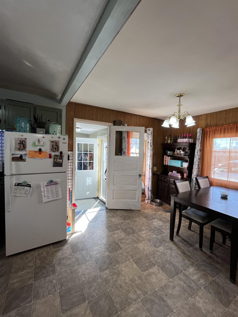 927 S Lincoln Avenue Hastings, Nebraska 68901, 2 Bedrooms Bedrooms, ,1 BathroomBathrooms,Residential,For Sale,927 S Lincoln Avenue,20260364