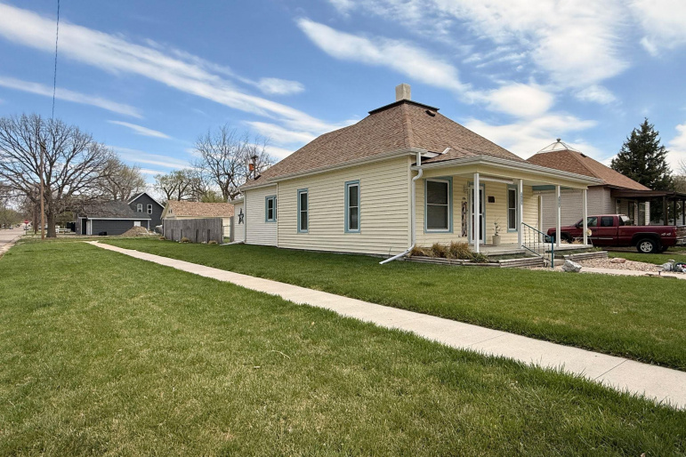356 N 9th Street Loup City, Nebraska 68853, 2 Bedrooms Bedrooms, ,1 BathroomBathrooms,Residential,For Sale,356 N 9th Street,20260561