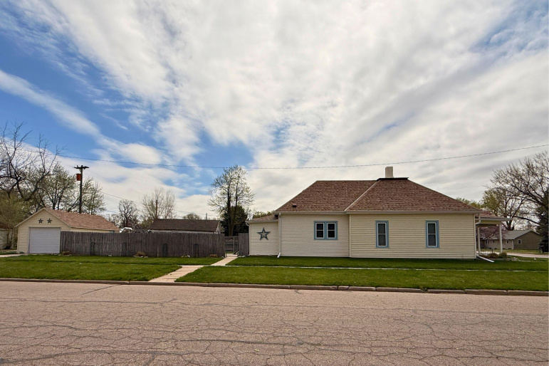 356 N 9th Street Loup City, Nebraska 68853, 2 Bedrooms Bedrooms, ,1 BathroomBathrooms,Residential,For Sale,356 N 9th Street,20260561