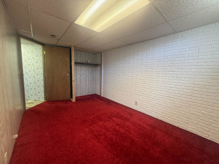 222 S Arthur Street Holdrege, Nebraska 68949, 3 Bedrooms Bedrooms, ,2 BathroomsBathrooms,Residential,For Sale,222 S Arthur Street,20260579