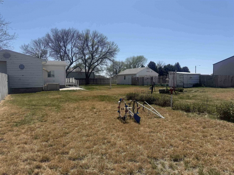 222 S Arthur Street Holdrege, Nebraska 68949, 3 Bedrooms Bedrooms, ,2 BathroomsBathrooms,Residential,For Sale,222 S Arthur Street,20260579