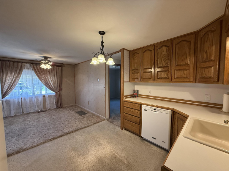 222 S Arthur Street Holdrege, Nebraska 68949, 3 Bedrooms Bedrooms, ,2 BathroomsBathrooms,Residential,For Sale,222 S Arthur Street,20260579