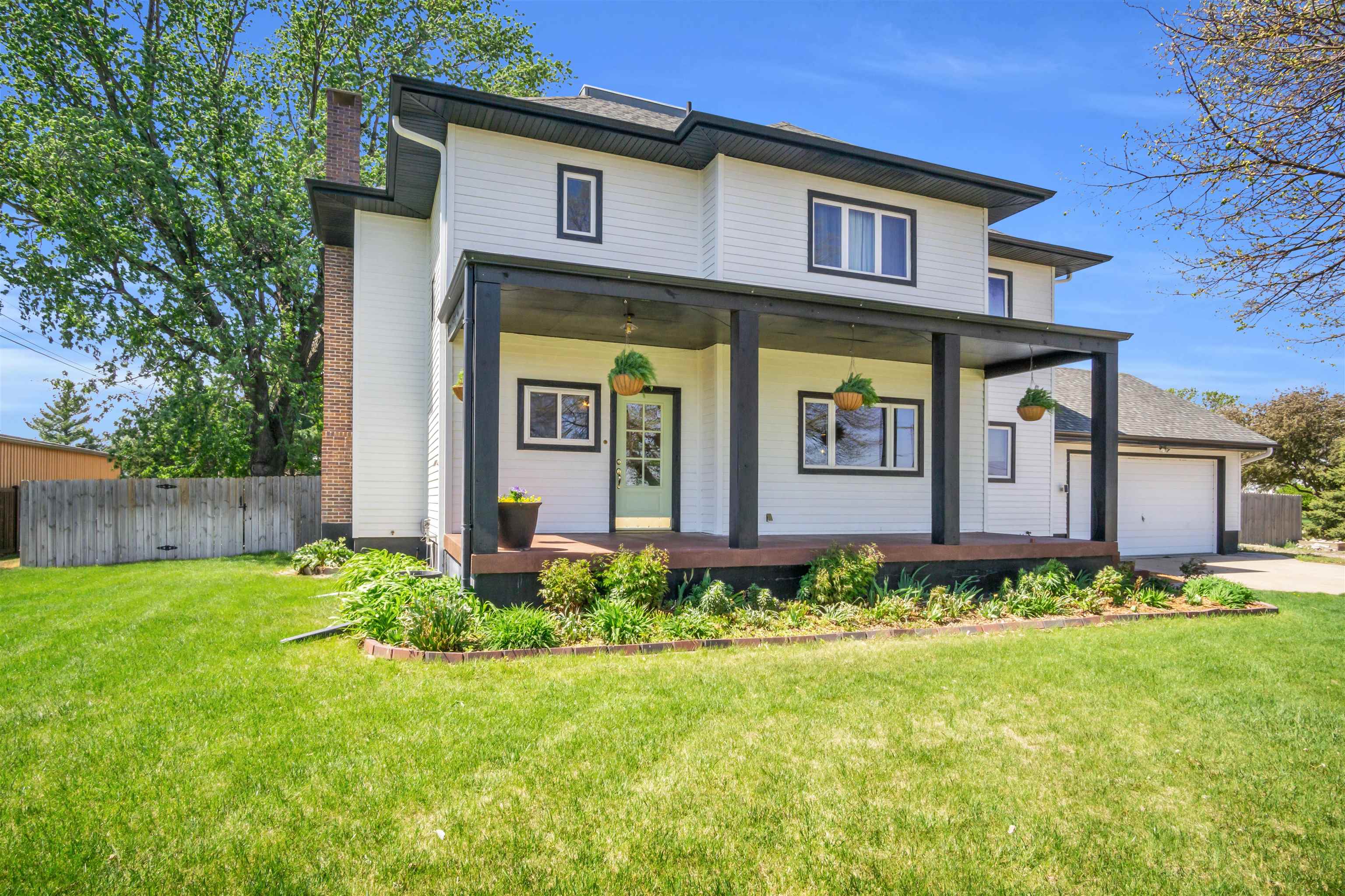 703 2nd Avenue Axtell, Nebraska 68924, 4 Bedrooms Bedrooms, ,4 BathroomsBathrooms,Residential,For Sale,703 2nd Avenue,20260593
