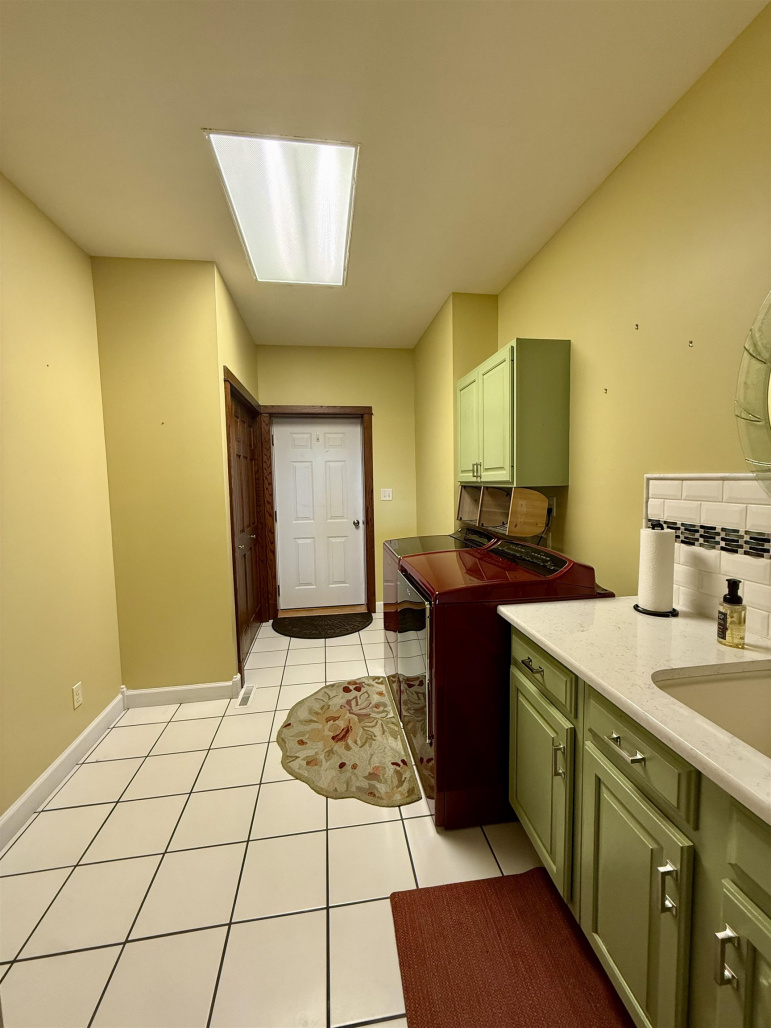 1125 W 102nd Street Place Kearney, Nebraska 68845, 5 Bedrooms Bedrooms, ,3 BathroomsBathrooms,Residential,For Sale,1125 W 102nd Street Place,20260592