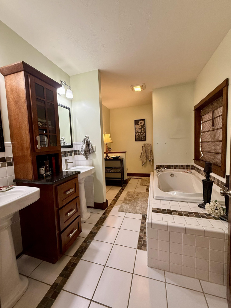 1125 W 102nd Street Place Kearney, Nebraska 68845, 5 Bedrooms Bedrooms, ,3 BathroomsBathrooms,Residential,For Sale,1125 W 102nd Street Place,20260592