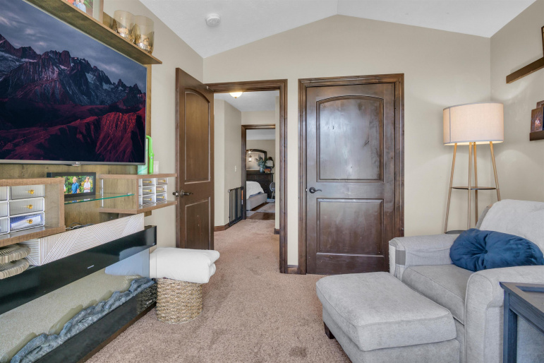 1308 E 65th Street Place Kearney, Nebraska 68847, 5 Bedrooms Bedrooms, ,3 BathroomsBathrooms,Residential,For Sale,1308 E 65th Street Place,20260596