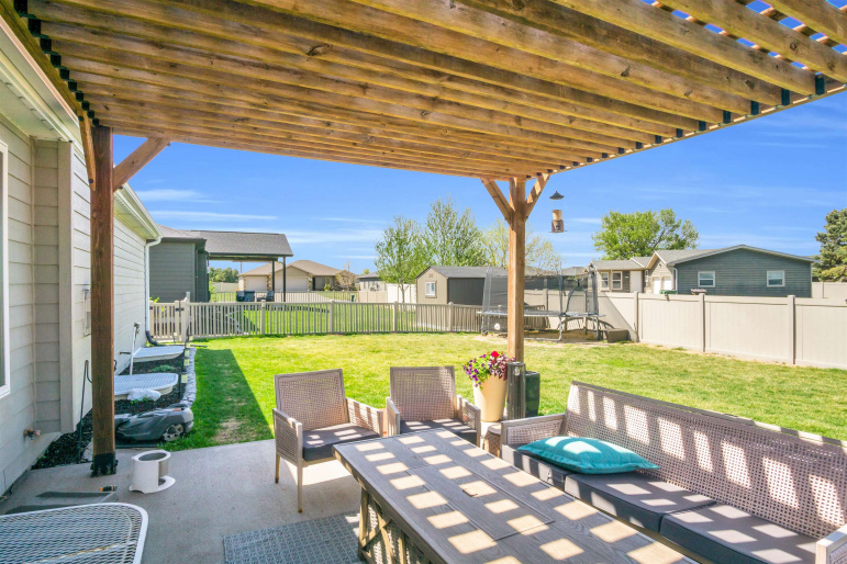 1308 E 65th Street Place Kearney, Nebraska 68847, 5 Bedrooms Bedrooms, ,3 BathroomsBathrooms,Residential,For Sale,1308 E 65th Street Place,20260596