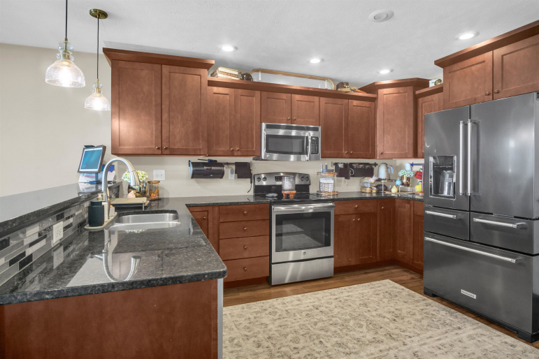 1308 E 65th Street Place Kearney, Nebraska 68847, 5 Bedrooms Bedrooms, ,3 BathroomsBathrooms,Residential,For Sale,1308 E 65th Street Place,20260596