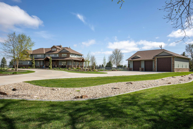 43 Rolling Hills Road Kearney, Nebraska 68845, 5 Bedrooms Bedrooms, ,5 BathroomsBathrooms,Residential,For Sale,43 Rolling Hills Road,20260595