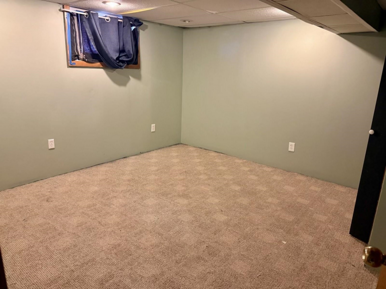 802 Sheridan Street Holdrege, Nebraska 68949, 2 Bedrooms Bedrooms, ,3 BathroomsBathrooms,Residential,For Sale,802 Sheridan Street,20260601