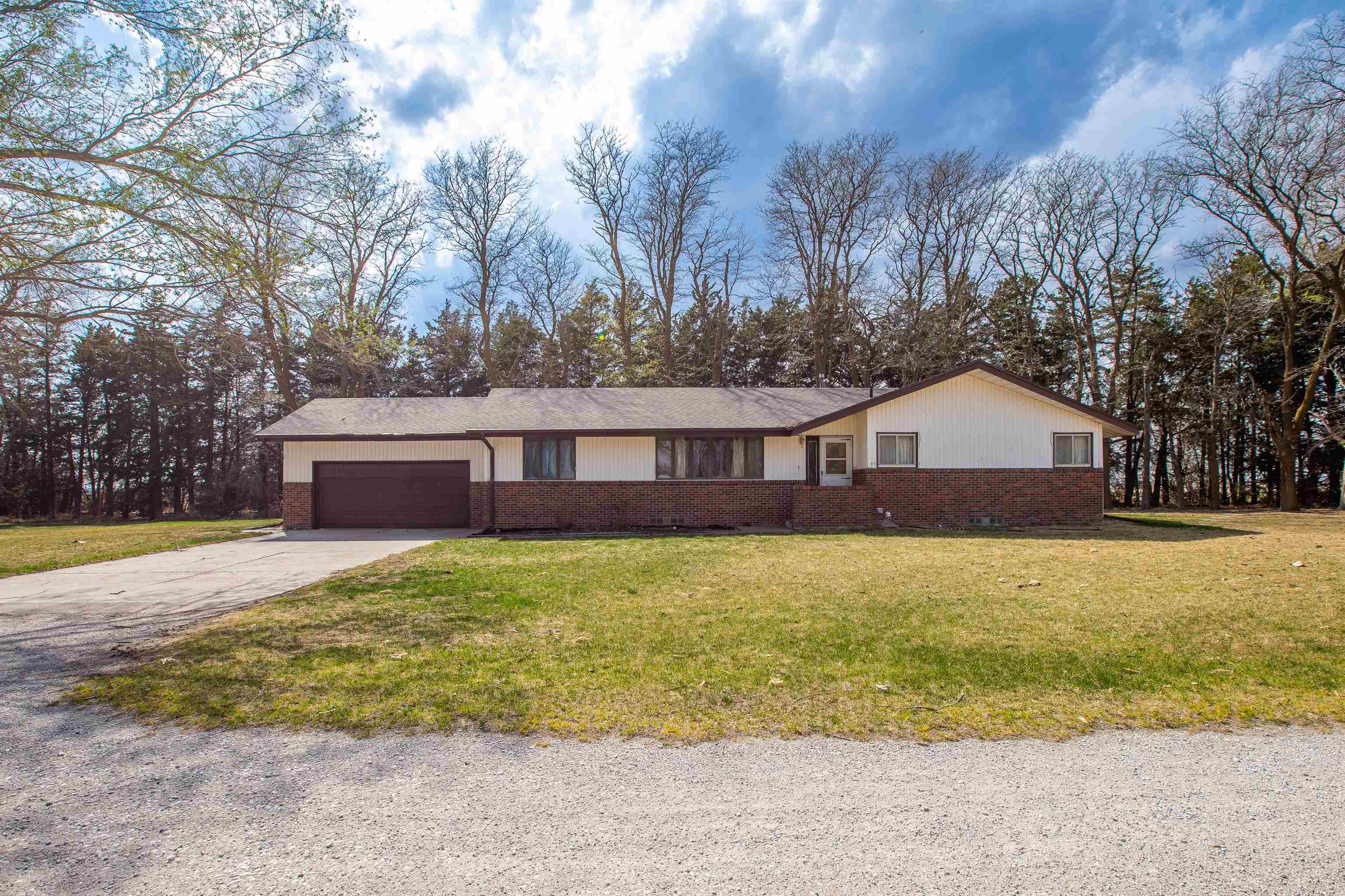 17275 W DLD Road Kenesaw, Nebraska 68956, 4 Bedrooms Bedrooms, ,3 BathroomsBathrooms,Residential,For Sale,17275 W DLD Road,20260617