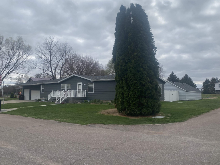 821 Westridge Drive Ravenna, Nebraska 68869-4043, 5 Bedrooms Bedrooms, ,3 BathroomsBathrooms,Residential,For Sale,821 Westridge Drive,20260609