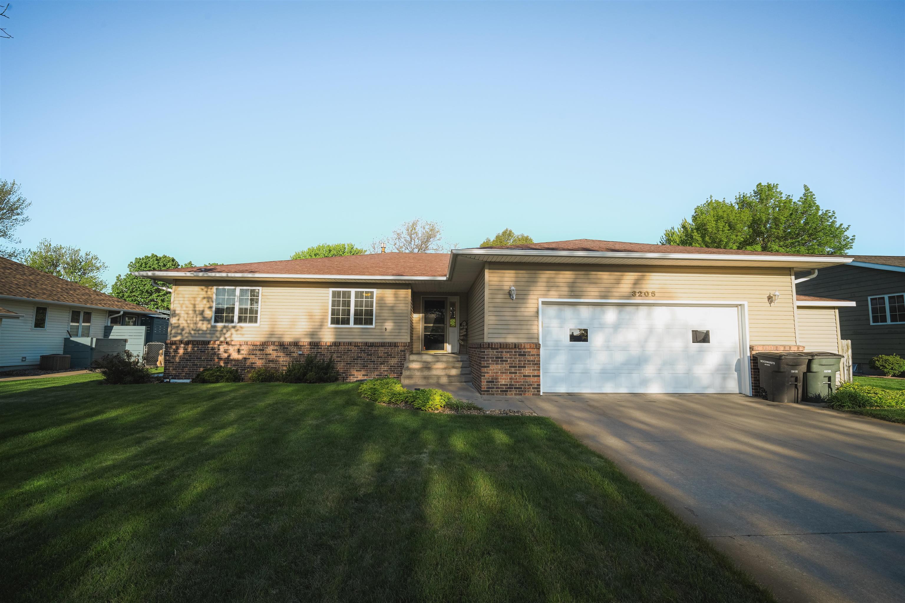 3205 Lake Park Lane Hastings, Nebraska 68901, 4 Bedrooms Bedrooms, ,3 BathroomsBathrooms,Residential,For Sale,3205 Lake Park Lane,20260624
