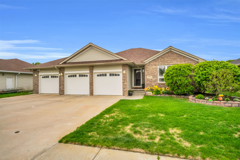 1004 12th Avenue Kearney, Nebraska 68845, 5 Bedrooms Bedrooms, ,3 BathroomsBathrooms,Residential,For Sale,1004 12th Avenue,20260621