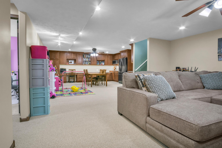 1004 12th Avenue Kearney, Nebraska 68845, 5 Bedrooms Bedrooms, ,3 BathroomsBathrooms,Residential,For Sale,1004 12th Avenue,20260621