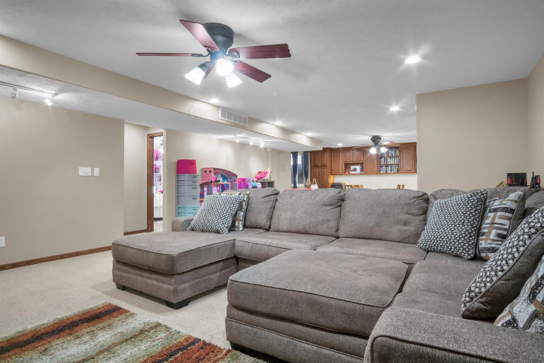 1004 12th Avenue Kearney, Nebraska 68845, 5 Bedrooms Bedrooms, ,3 BathroomsBathrooms,Residential,For Sale,1004 12th Avenue,20260621