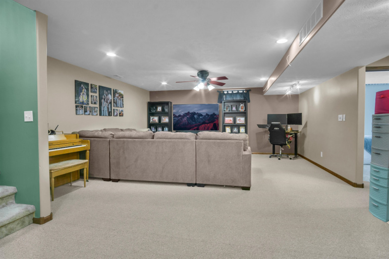 1004 12th Avenue Kearney, Nebraska 68845, 5 Bedrooms Bedrooms, ,3 BathroomsBathrooms,Residential,For Sale,1004 12th Avenue,20260621
