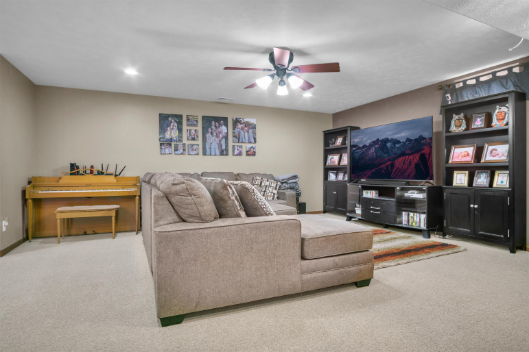 1004 12th Avenue Kearney, Nebraska 68845, 5 Bedrooms Bedrooms, ,3 BathroomsBathrooms,Residential,For Sale,1004 12th Avenue,20260621