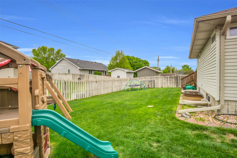 1004 12th Avenue Kearney, Nebraska 68845, 5 Bedrooms Bedrooms, ,3 BathroomsBathrooms,Residential,For Sale,1004 12th Avenue,20260621