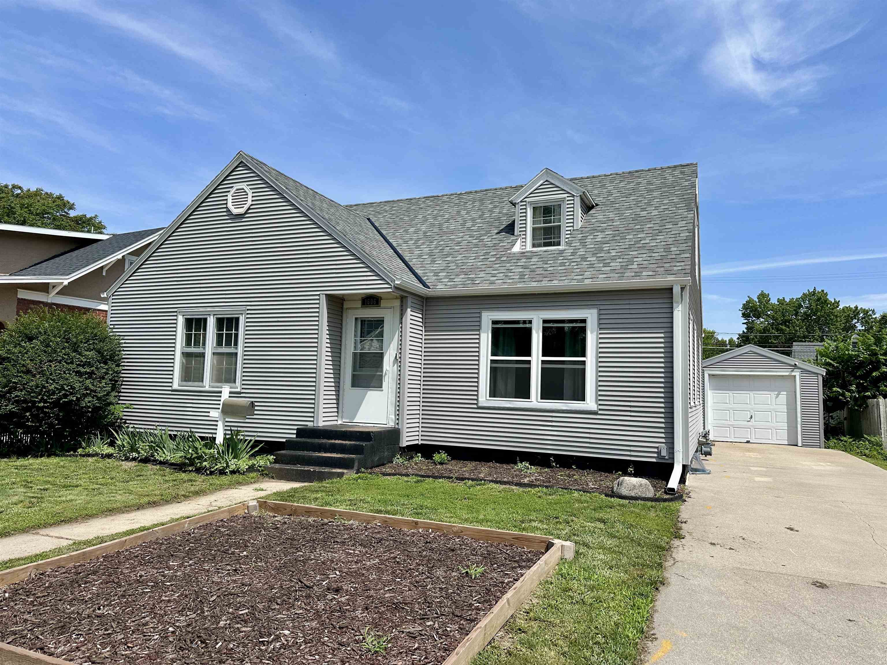 1606 W 7th Street Hastings, Nebraska 68901, 3 Bedrooms Bedrooms, ,1 BathroomBathrooms,Residential,For Sale,1606 W 7th Street,20260281