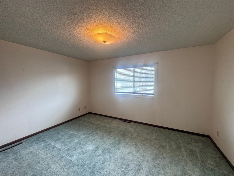502 W Hendricks Street Eustis, Nebraska 69028, 3 Bedrooms Bedrooms, ,2 BathroomsBathrooms,Residential,For Sale,502 W Hendricks Street,20260619