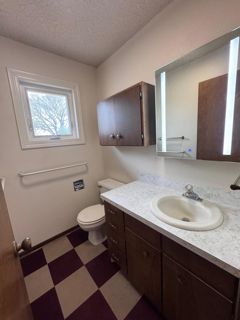 502 W Hendricks Street Eustis, Nebraska 69028, 3 Bedrooms Bedrooms, ,2 BathroomsBathrooms,Residential,For Sale,502 W Hendricks Street,20260619