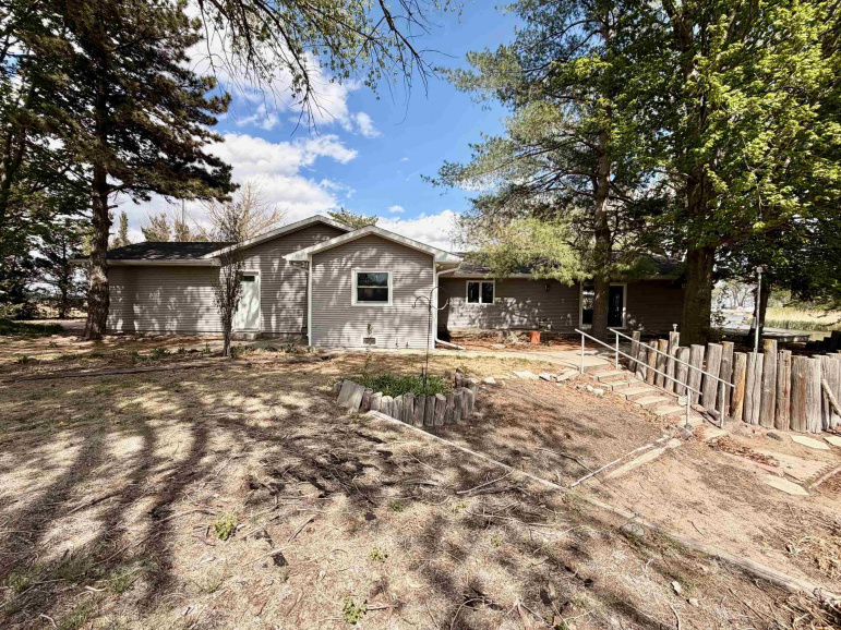 6 El Charman Lake Place Gibbon, Nebraska 68840, 3 Bedrooms Bedrooms, ,2 BathroomsBathrooms,Residential,For Sale,6 El Charman Lake Place,20260645