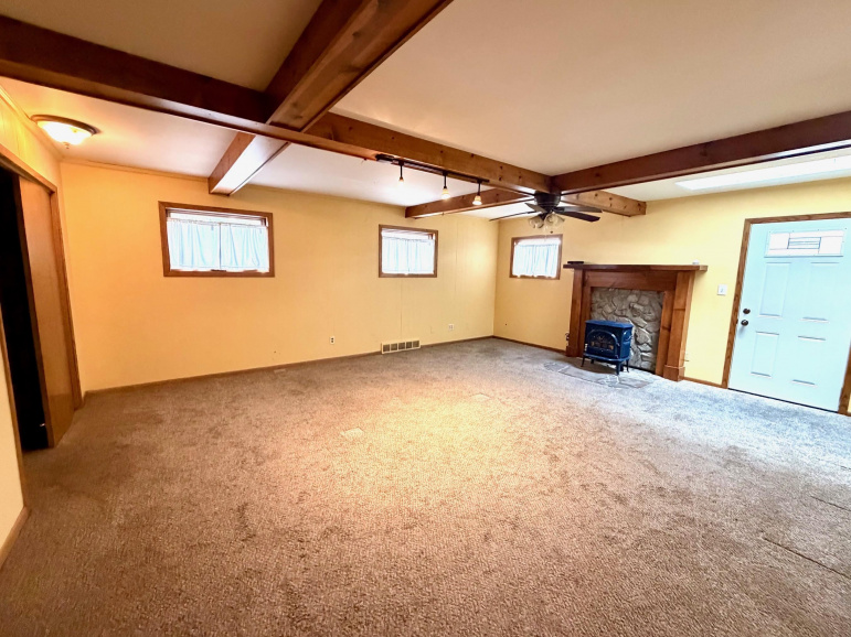 6 El Charman Lake Place Gibbon, Nebraska 68840, 3 Bedrooms Bedrooms, ,2 BathroomsBathrooms,Residential,For Sale,6 El Charman Lake Place,20260645