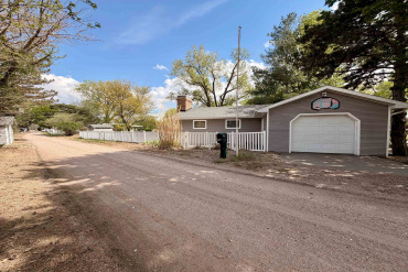 6 El Charman Lake Place Gibbon, Nebraska 68840, 3 Bedrooms Bedrooms, ,2 BathroomsBathrooms,Residential,For Sale,6 El Charman Lake Place,20260645