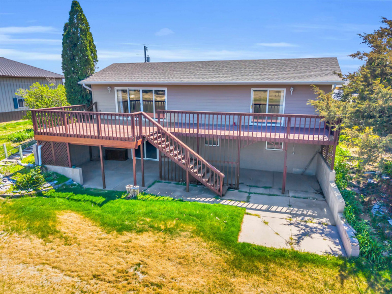 41 Summerhaven Lake Kearney, Nebraska 68847, 3 Bedrooms Bedrooms, ,2 BathroomsBathrooms,Residential,For Sale,41 Summerhaven Lake,20260642