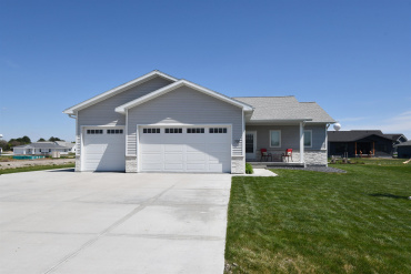 708 C AVE Axtell, Nebraska 68924, 3 Bedrooms Bedrooms, ,2 BathroomsBathrooms,Residential,For Sale,708 C AVE,20260639