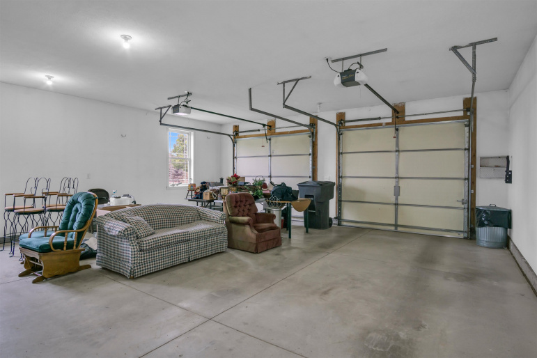 6245 53rd Avenue Kearney, Nebraska 68845, 4 Bedrooms Bedrooms, ,3 BathroomsBathrooms,Residential,For Sale,6245 53rd Avenue,20260666