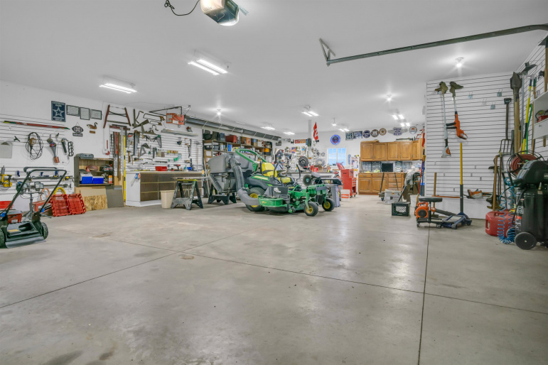 6245 53rd Avenue Kearney, Nebraska 68845, 4 Bedrooms Bedrooms, ,3 BathroomsBathrooms,Residential,For Sale,6245 53rd Avenue,20260666