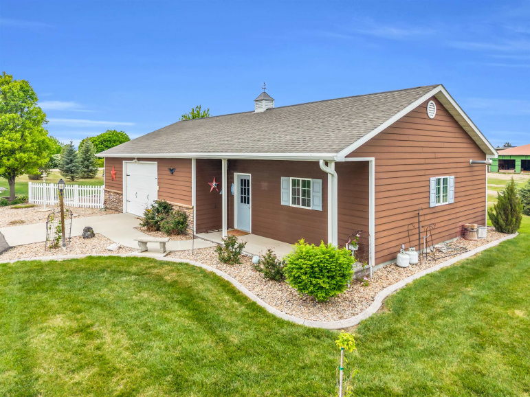 6245 53rd Avenue Kearney, Nebraska 68845, 4 Bedrooms Bedrooms, ,3 BathroomsBathrooms,Residential,For Sale,6245 53rd Avenue,20260666