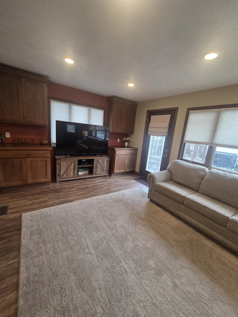 407 E 8th Street Cozad, Nebraska 69130, 4 Bedrooms Bedrooms, ,2 BathroomsBathrooms,Residential,For Sale,407 E 8th Street,20260661
