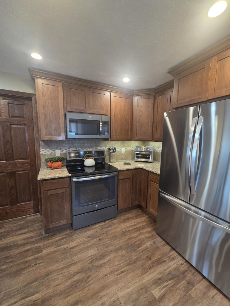 407 E 8th Street Cozad, Nebraska 69130, 4 Bedrooms Bedrooms, ,2 BathroomsBathrooms,Residential,For Sale,407 E 8th Street,20260661