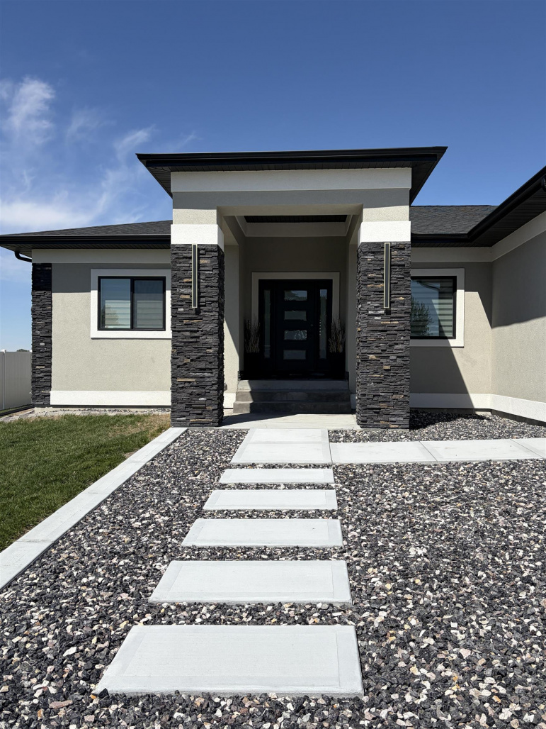 3109 Lakeview Avenue Hastings, Nebraska 68901, 6 Bedrooms Bedrooms, ,3 BathroomsBathrooms,Residential,For Sale,3109 Lakeview Avenue,20260673