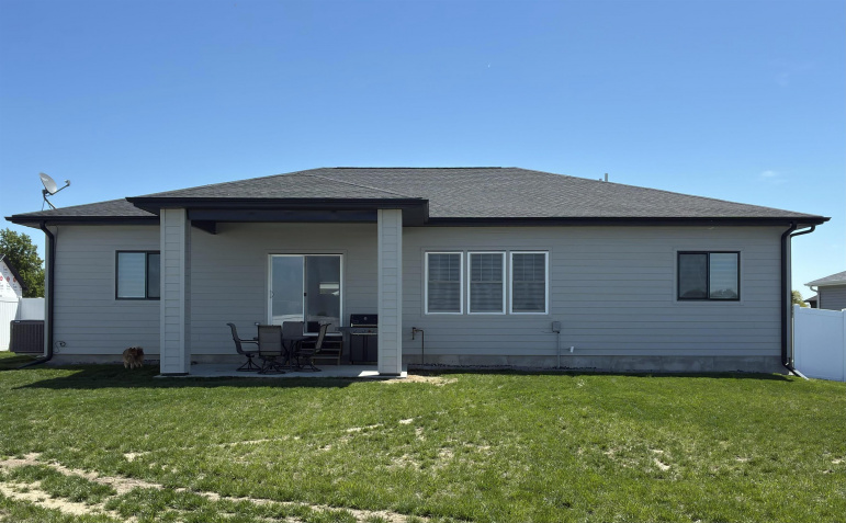 3109 Lakeview Avenue Hastings, Nebraska 68901, 6 Bedrooms Bedrooms, ,3 BathroomsBathrooms,Residential,For Sale,3109 Lakeview Avenue,20260673