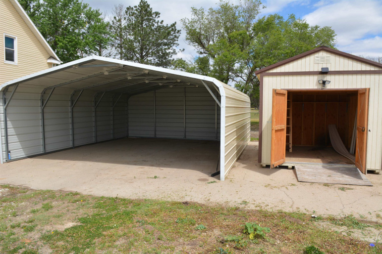 1102 Q Street Franklin, Nebraska 68939, 3 Bedrooms Bedrooms, ,2 BathroomsBathrooms,Residential,For Sale,1102 Q Street,20260674