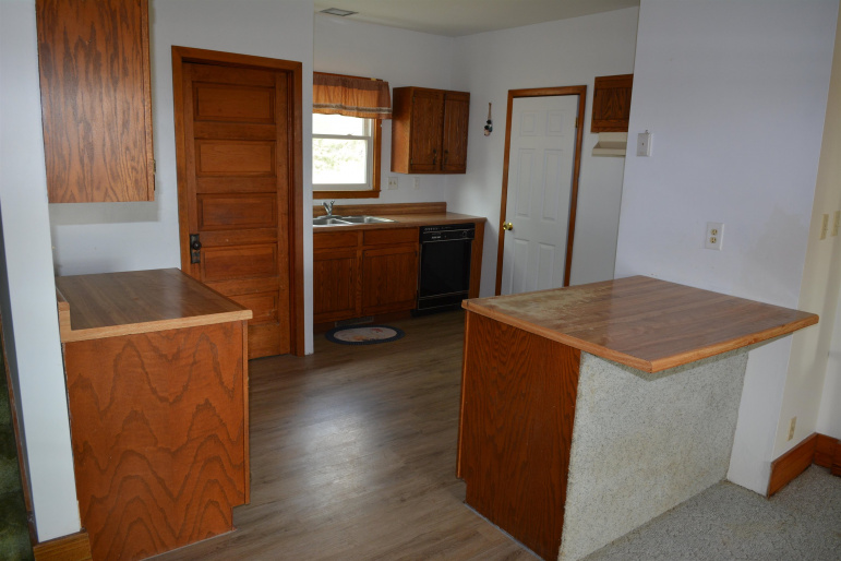 1102 Q Street Franklin, Nebraska 68939, 3 Bedrooms Bedrooms, ,2 BathroomsBathrooms,Residential,For Sale,1102 Q Street,20260674