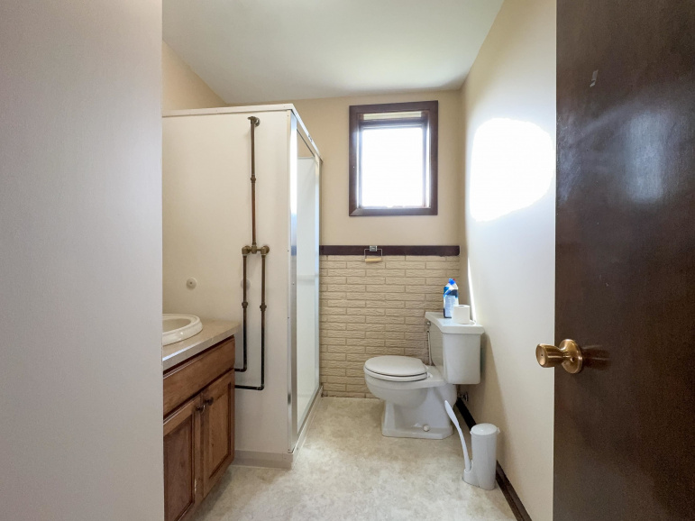 1231 Rd 313 Clay Center, Nebraska 68933, 4 Bedrooms Bedrooms, ,2 BathroomsBathrooms,Residential,For Sale,1231 Rd 313,20260675