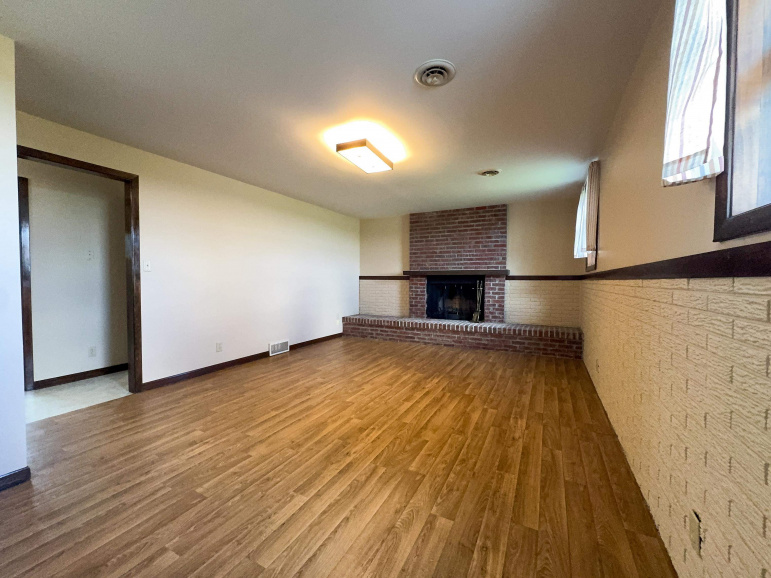 1231 Rd 313 Clay Center, Nebraska 68933, 4 Bedrooms Bedrooms, ,2 BathroomsBathrooms,Residential,For Sale,1231 Rd 313,20260675