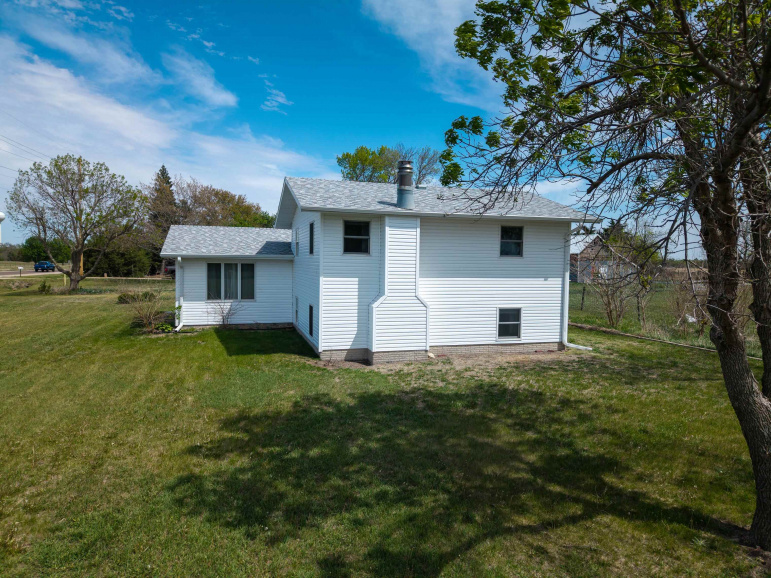 1231 Rd 313 Clay Center, Nebraska 68933, 4 Bedrooms Bedrooms, ,2 BathroomsBathrooms,Residential,For Sale,1231 Rd 313,20260675
